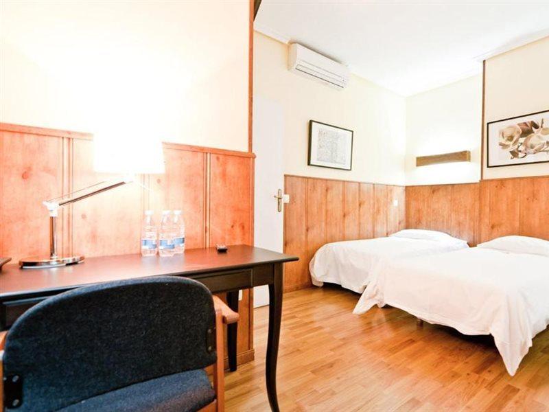 Hostal Asuncion Madrid Exterior foto