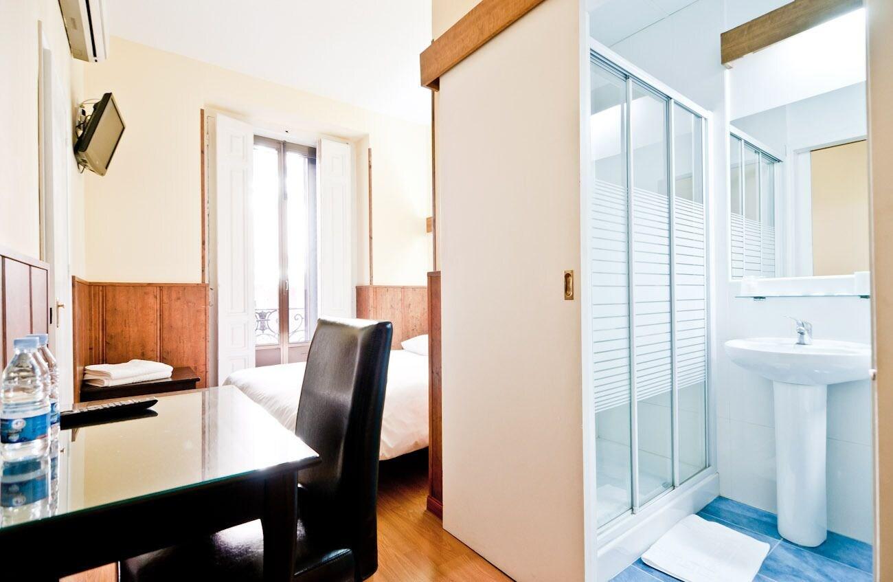 Hostal Asuncion Madrid Exterior foto