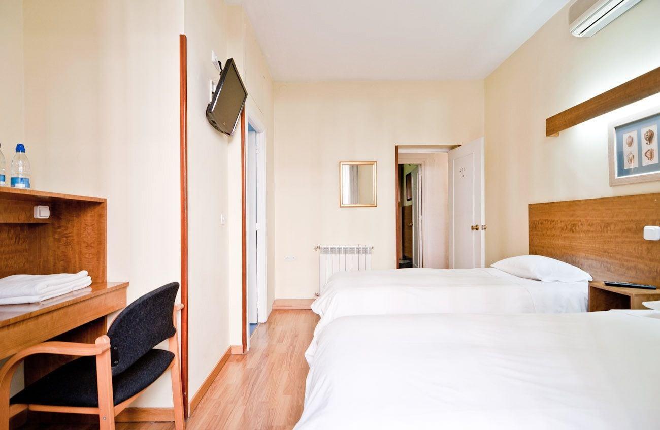 Hostal Asuncion Madrid Exterior foto