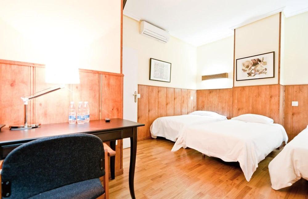 Hostal Asuncion Madrid Exterior foto