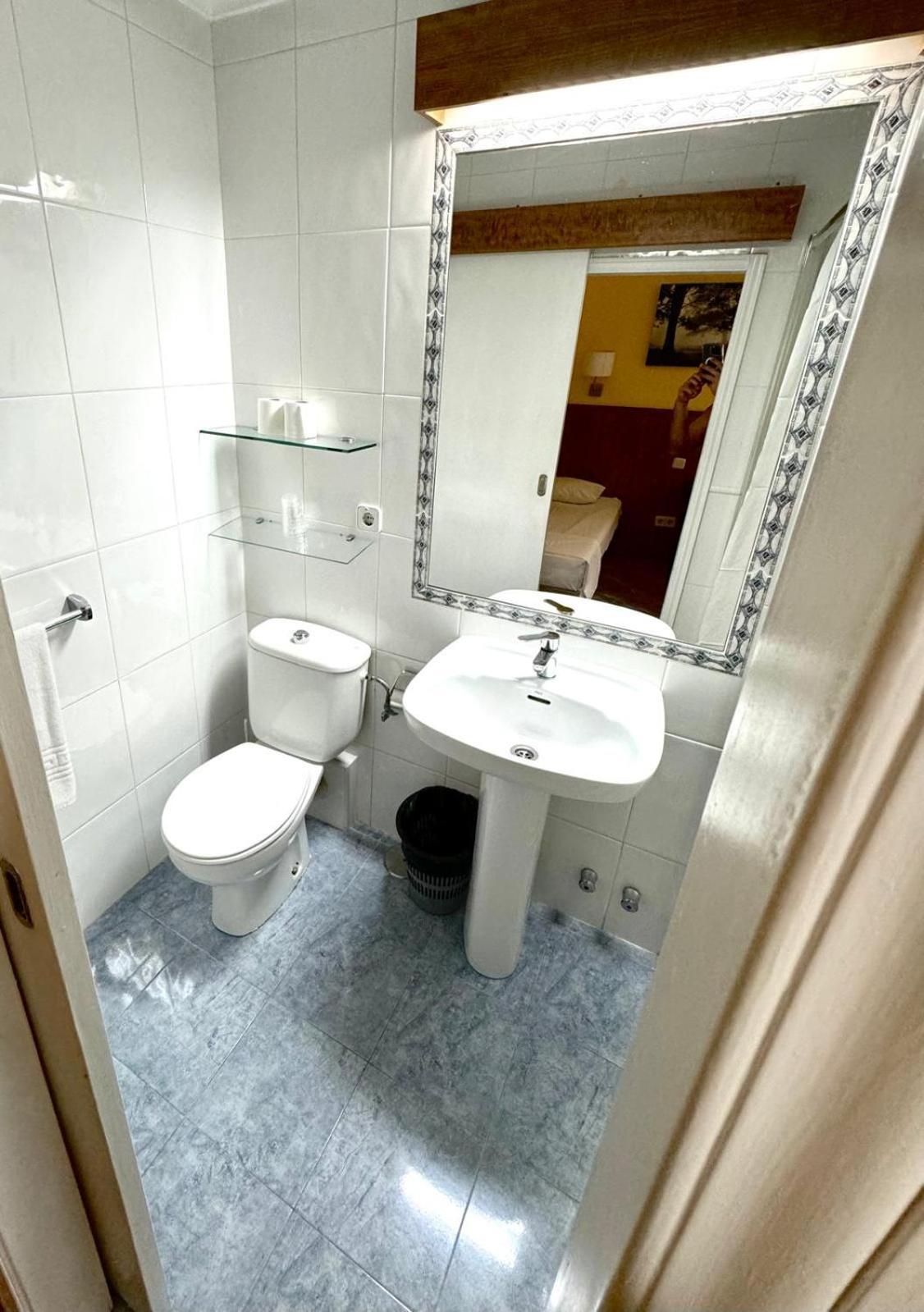 Hostal Asuncion Madrid Exterior foto