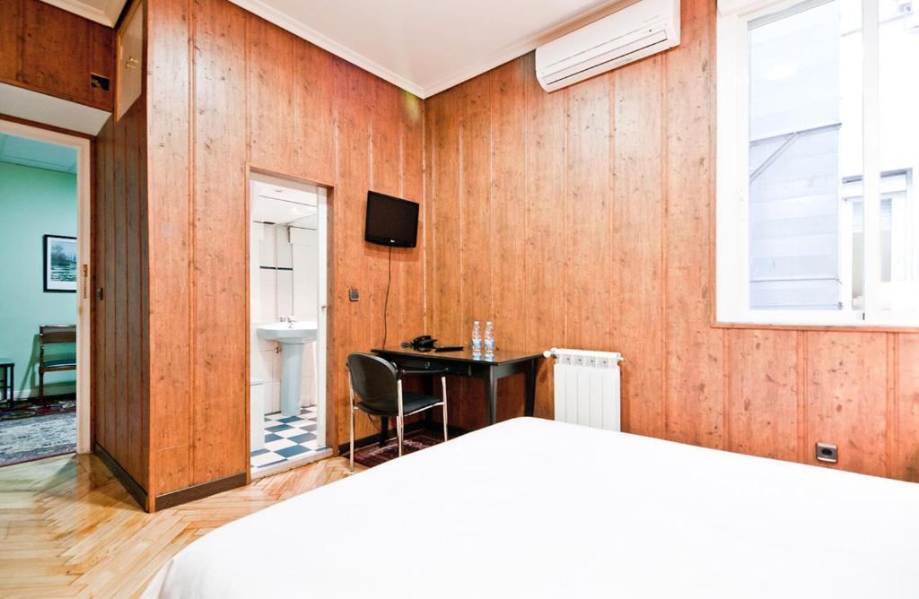 Hostal Asuncion Madrid Exterior foto